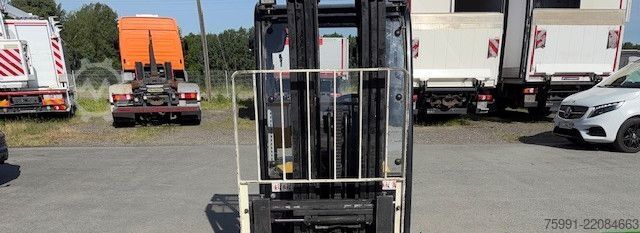 Schmalgangstapler YALE Elektrostapler  ERP 16VT Lasthöhe4900 mm