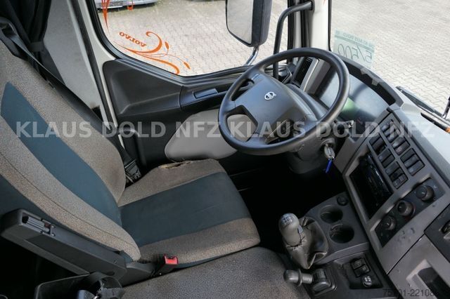 Flatbed truck VOLVO FL 280 Pritsche Kran HIAB Komplettzug