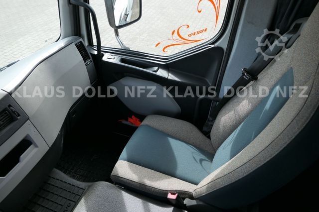 Flatbed truck VOLVO FL 280 Pritsche Kran HIAB Komplettzug