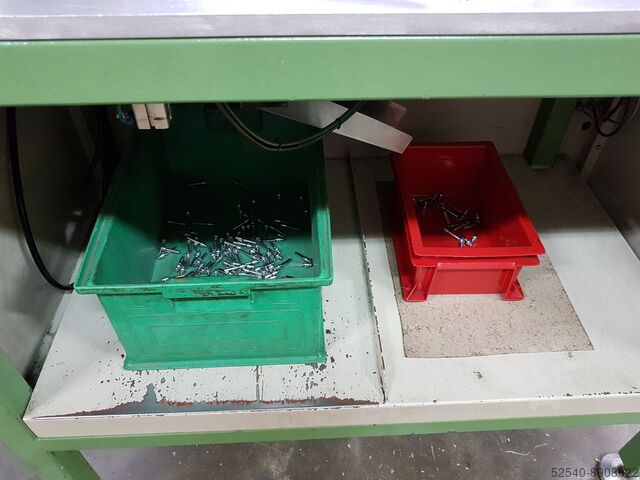 Threaded parts assembly machine