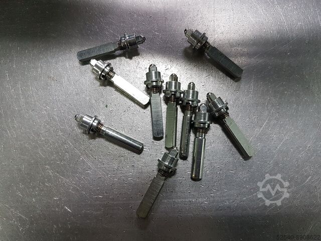 Threaded parts assembly machine  