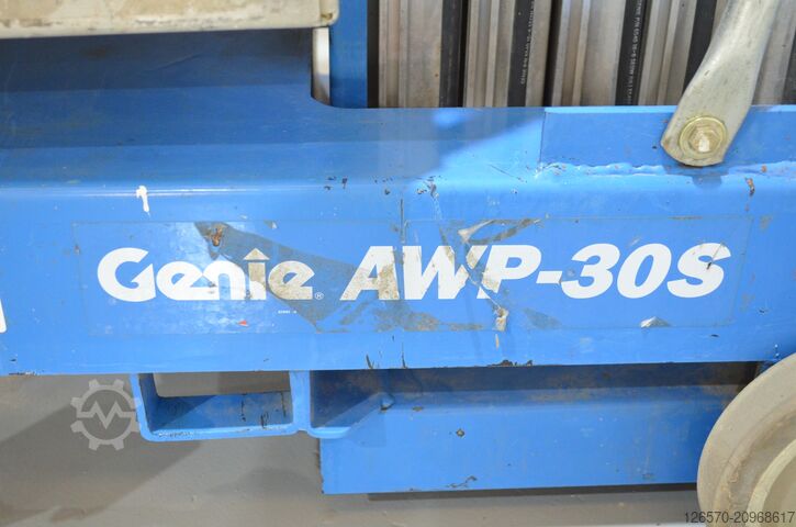 Work platform Genie AWP-30S