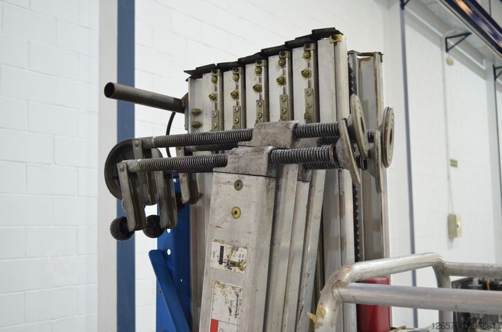 Work platform Genie AWP-30S