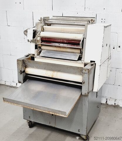 Croissant shaping machine Universum HWM 50/70