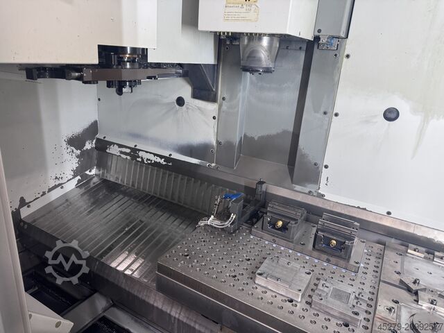 Vertical machining center Deckel Maho DMC 835V