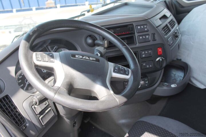 Standard tractor unit DAF trattore stradale ribassato usato