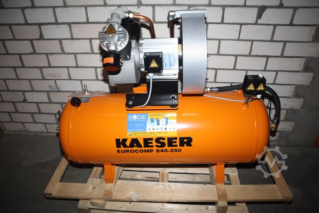 4 kW Kolbenkompressor mit Behälter KAESER EPC 840-250lg