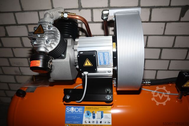 4 kW Kolbenkompressor mit Behälter KAESER EPC 840-250lg