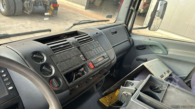 Chassis cab Mercedes-Benz Atego 815 (BOITE MANUELLE / MANUAL GEARBOX)