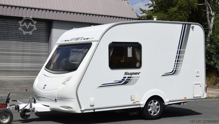 Wohnwagen SPRITE Super 390 mit Mover und Vorzelt
