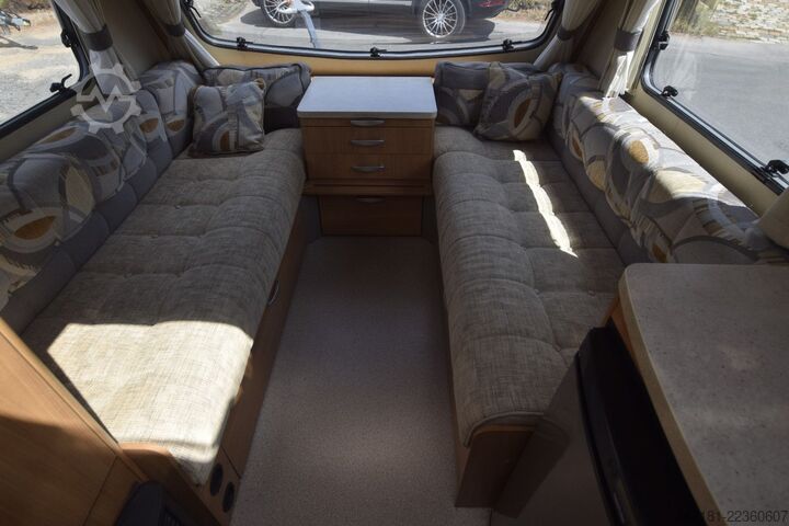 Wohnwagen SPRITE Super 390 mit Mover und Vorzelt