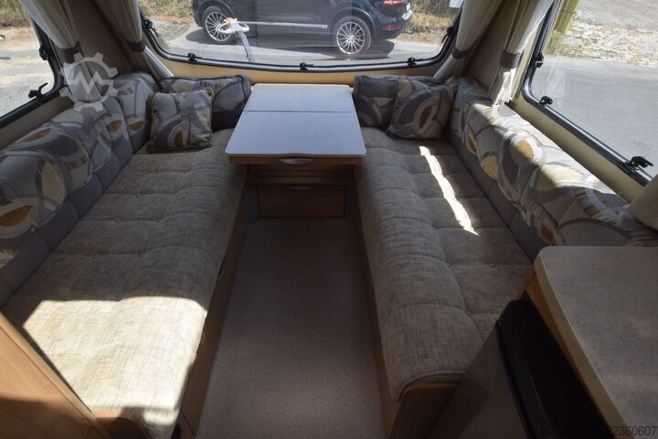 Wohnwagen SPRITE Super 390 mit Mover und Vorzelt