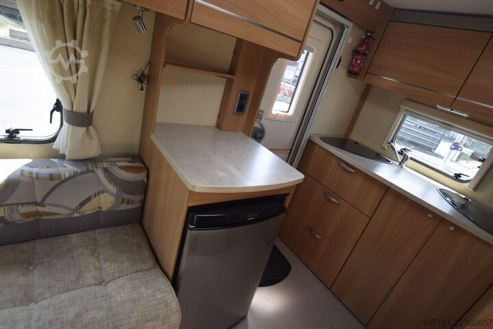 Wohnwagen SPRITE Super 390 mit Mover und Vorzelt