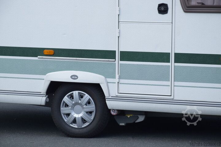 Wohnwagen CHATEAU Calista 450 mit Vorzelt und Mover