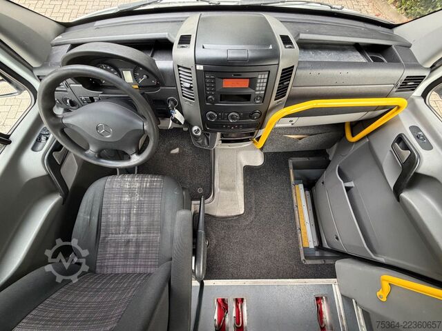 Kleinbus MERCEDES-BENZ Sprinter 314 BlueTEC 9SitzeRollstuhllift Störung