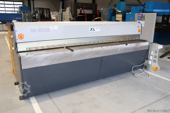 Guillotine shear CG CG 3032 E