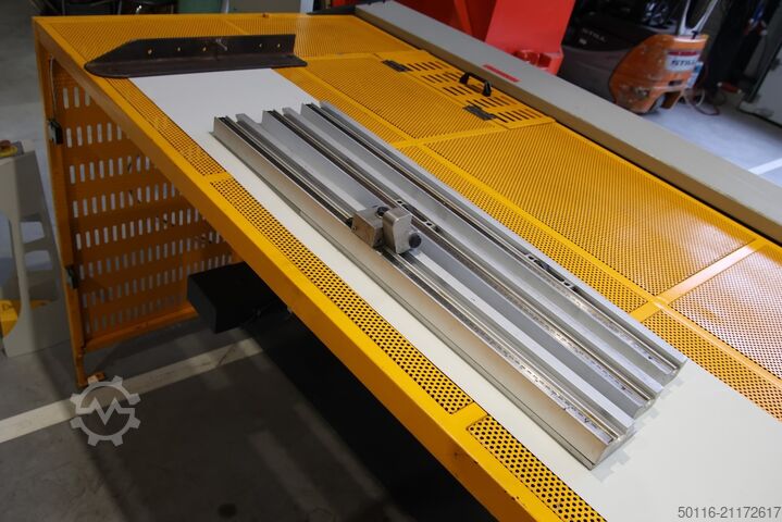 Guillotine shear CG CG 3032 E