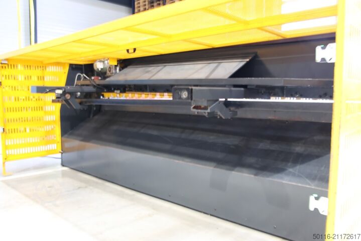 Guillotine shear CG CG 3032 E