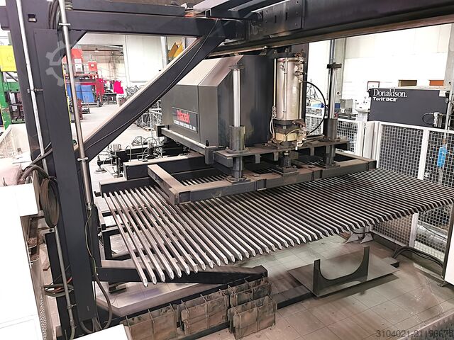 Automatischer Blechzuführer Mazak EMC3015