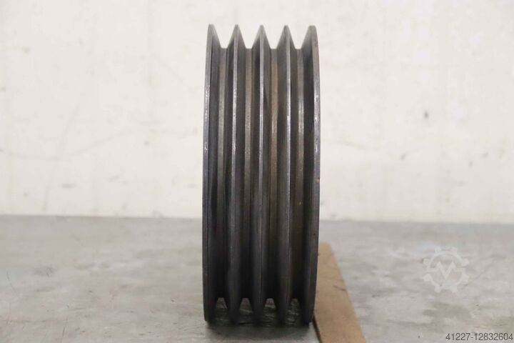 4-groove V-belt pulley Guss SPB 224-4 (17 mm)
