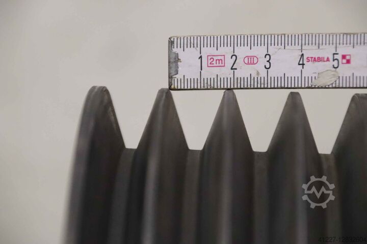 4-groove V-belt pulley Guss SPB 224-4 (17 mm)