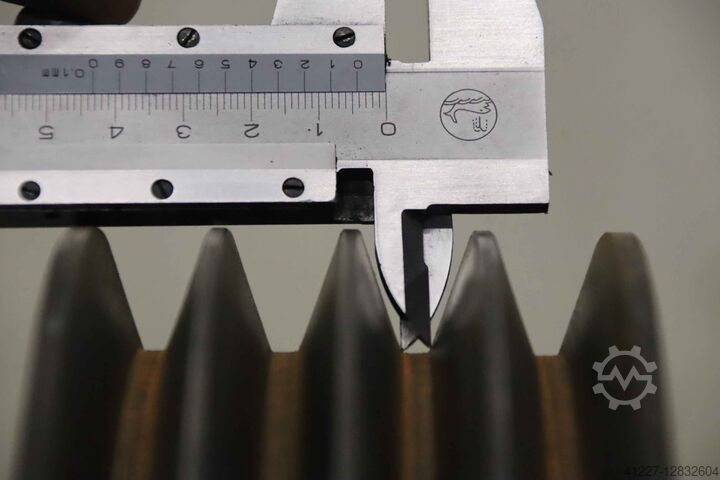 4-groove V-belt pulley Guss SPB 224-4 (17 mm)