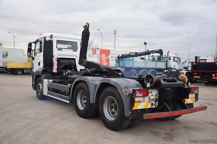 Hakenarmsystem MAN TGS 26.360