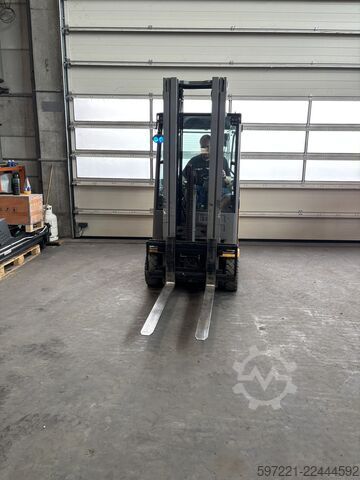 Elektrisch – 3 Räder Jungheinrich EFG 213
