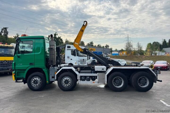 Roll-off tipper truck MERCEDES-BENZ Actros 3246 8x4 Moser