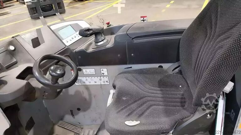 Reach Trucks Still FMX14