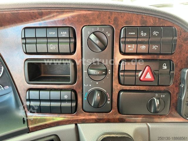 Cattle truck MERCEDES-BENZ Actros 1841 MP3 1.Stock Köstner Viehaufbau