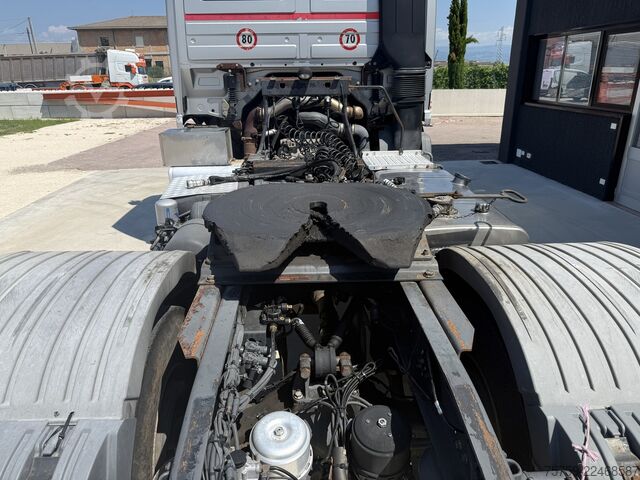 Standard SZM Mercedes-Benz Actros 2048 4x4 Retarder Kipphydraulik