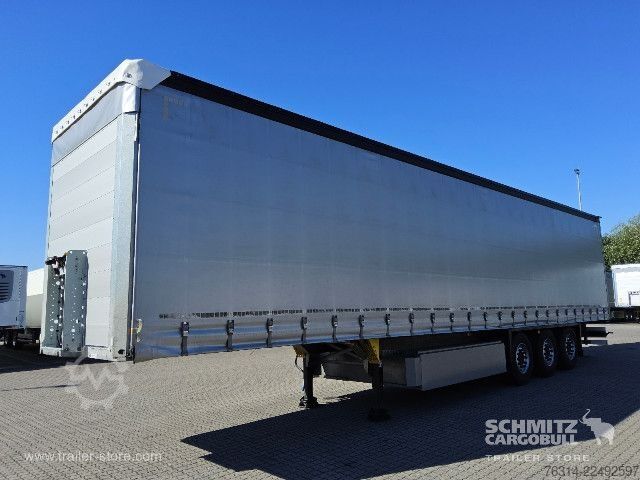 Auflieger mit Pritsche & Plane Schmitz Cargobull Curtainsider Standard Getränke