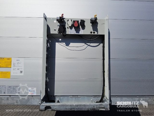 Auflieger mit Pritsche & Plane Schmitz Cargobull Curtainsider Standard Getränke