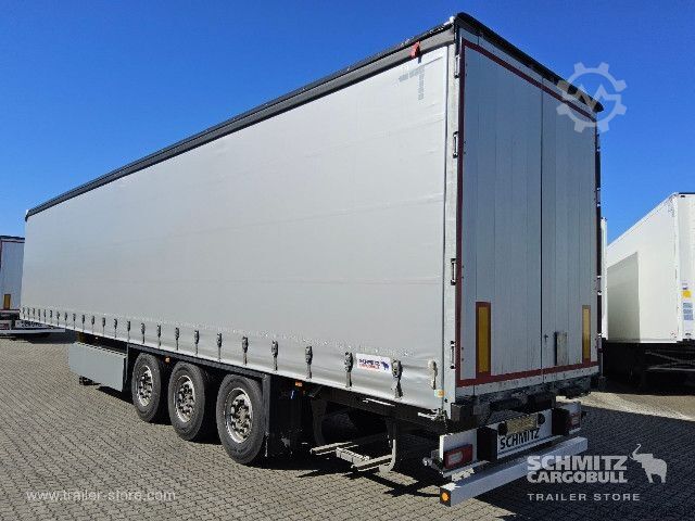 Auflieger mit Pritsche & Plane Schmitz Cargobull Curtainsider Standard Getränke