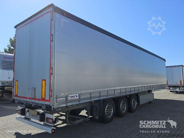 Auflieger mit Pritsche & Plane Schmitz Cargobull Curtainsider Standard Getränke