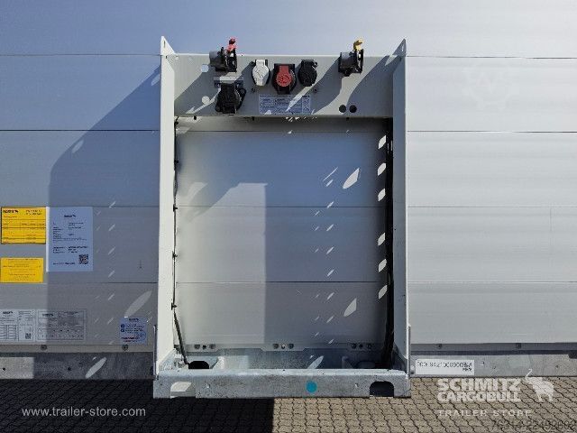 Auflieger mit Pritsche & Plane Schmitz Cargobull Curtainsider Standard Getränke