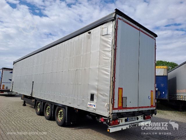 Auflieger mit Pritsche & Plane Schmitz Cargobull Curtainsider Mega Getränke