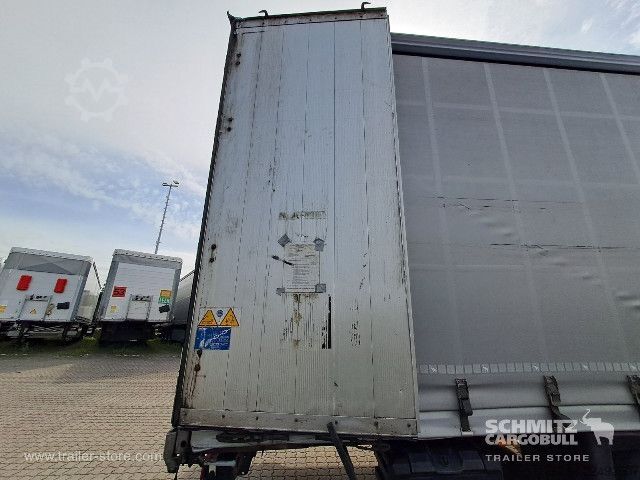 Auflieger mit Pritsche & Plane Schmitz Cargobull Curtainsider Mega Getränke