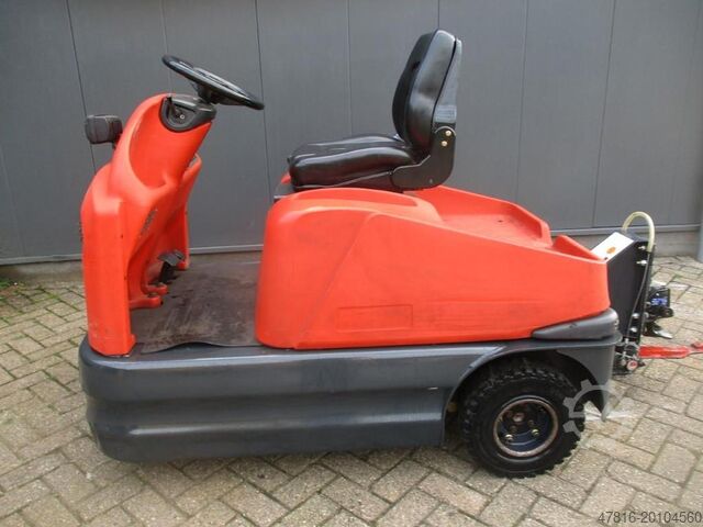 Tow tractor Linde P 60