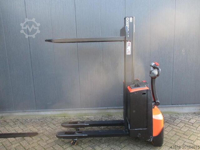 Pallet stacker TOYOTA SWE 080L