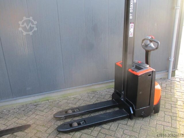 Pallet stacker TOYOTA SWE 080L