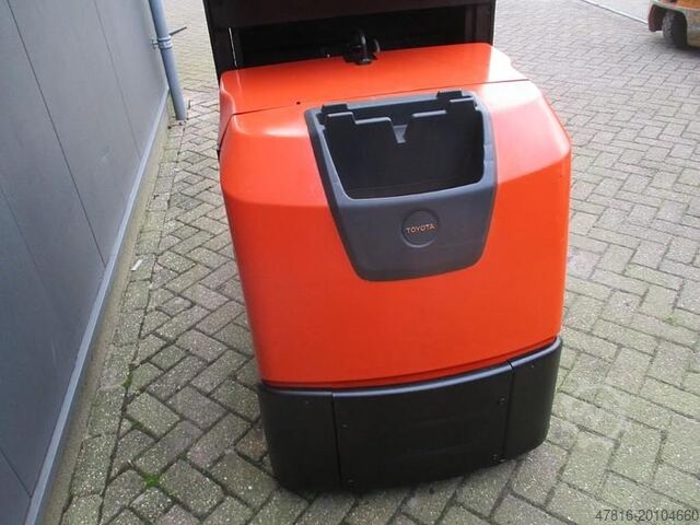 Niederhubkommissionierstapler TOYOTA OSE 100W