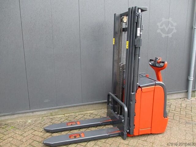 Pallet stacker Linde L16