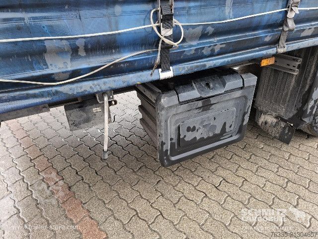 Auflieger mit Pritsche & Plane Schmitz Cargobull Curtainsider Mega