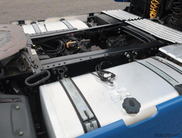 Standard tractor unit MAN 18.520 BLS TGX GX Kabine Intarder Navi Standklima