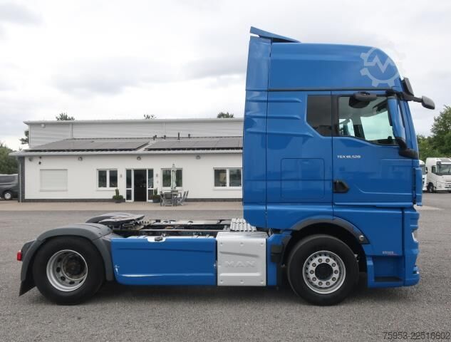 Standard tractor unit MAN 18.520 BLS TGX GX Kabine Intarder Navi Standklima