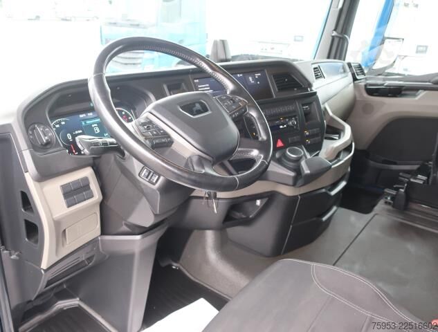 Standard tractor unit MAN 18.520 BLS TGX GX Kabine Intarder Navi Standklima