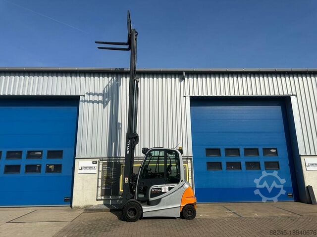 VS-22140 Elektro-Triplex-Gabelstapler Still RX60-35 Gabelspreizer STILL RX60-35