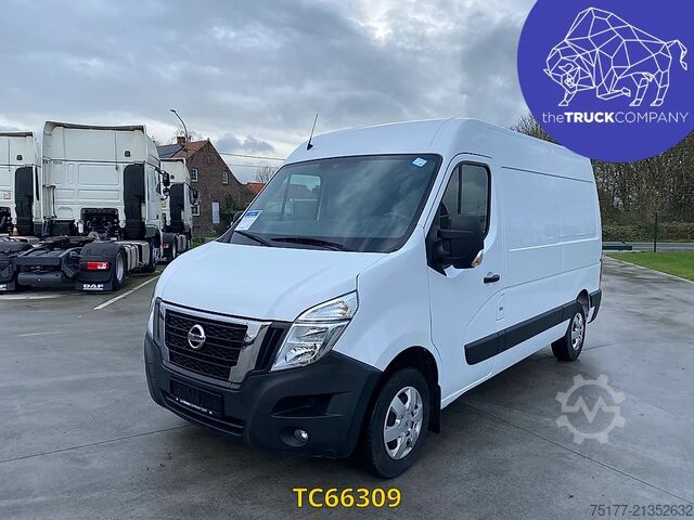 Panel van Nissan Interstar 130.35 L2H2